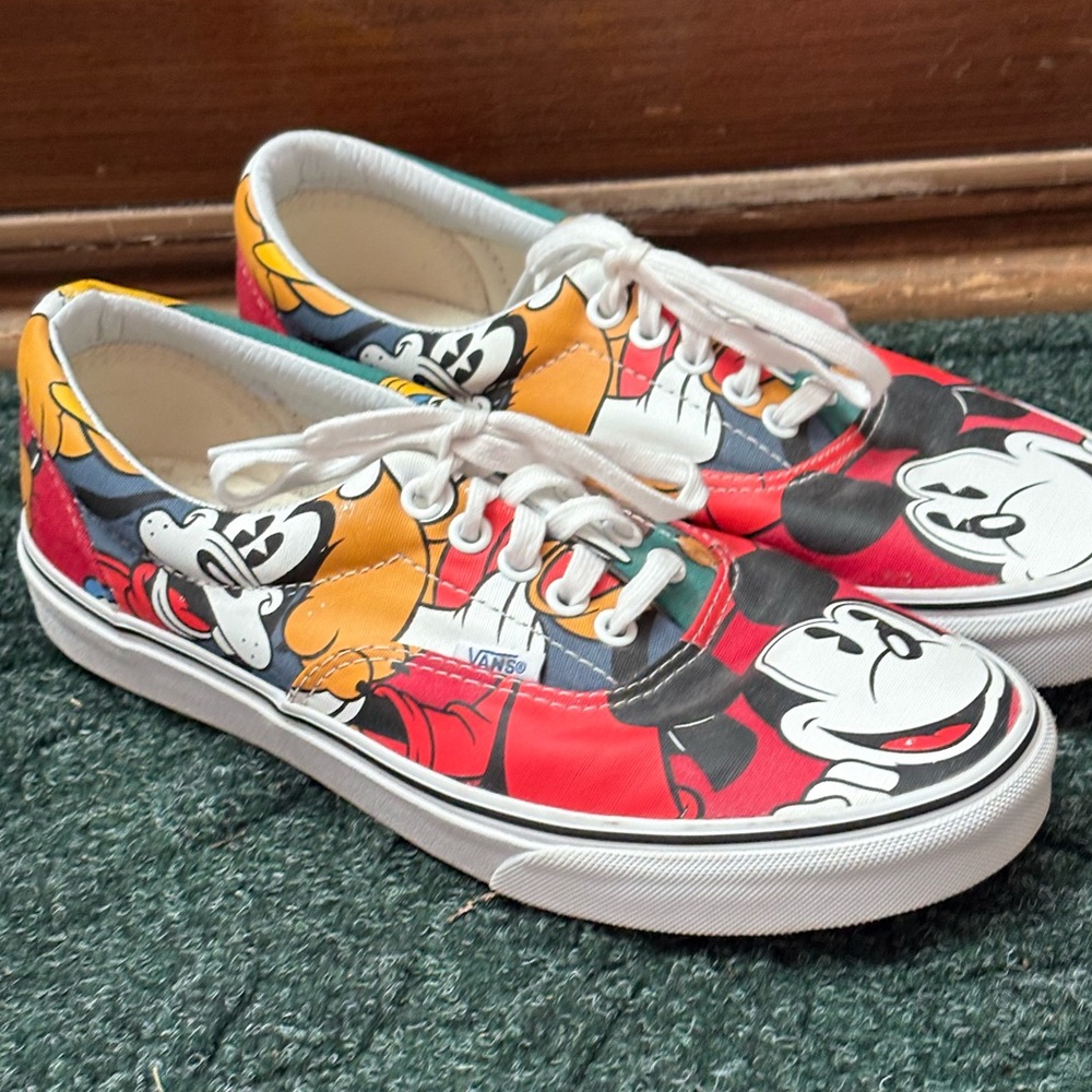 DISNEY VANS Men’s 8/Women’s 9.5 - Worn Once, Limited Edition